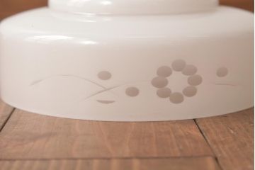 昭和レトロ　愛らしい花鳥が描かれた切子細工のペンダントライト(天井照明、吊り下げ照明)