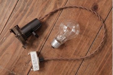 昭和レトロ　愛らしい花鳥が描かれた切子細工のペンダントライト(天井照明、吊り下げ照明)