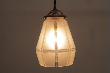 フランスアンティーク　シンプルなラインがおしゃれなすりガラスシェードのペンダントライト(天井照明)