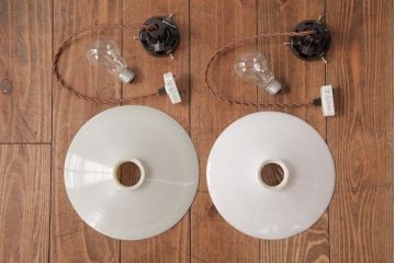 昭和レトロ　平笠シェードが昔懐かしいペンダントライト2個セット(天井照明、吊り下げ照明)