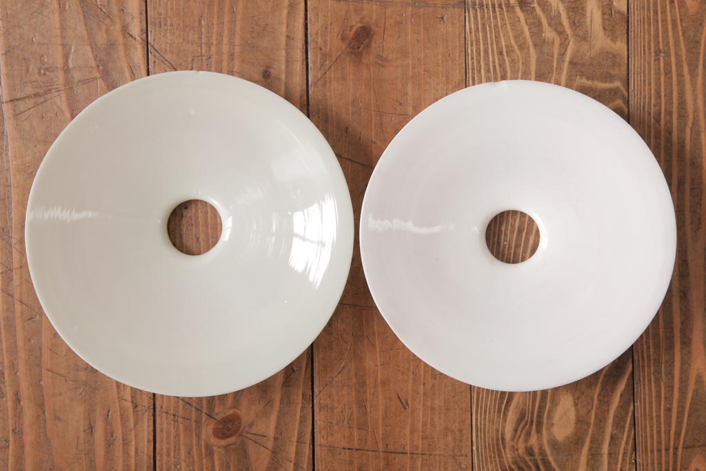 昭和レトロ　平笠シェードが昔懐かしいペンダントライト2個セット(天井照明、吊り下げ照明)