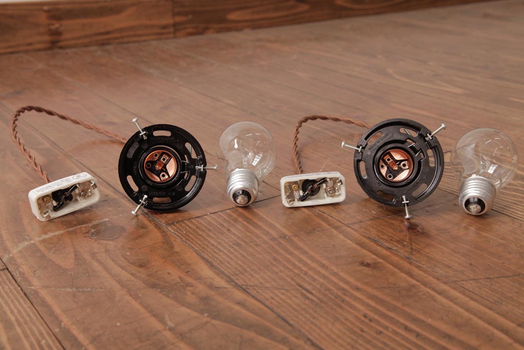 昭和レトロ　平笠シェードが昔懐かしいペンダントライト2個セット(天井照明、吊り下げ照明)