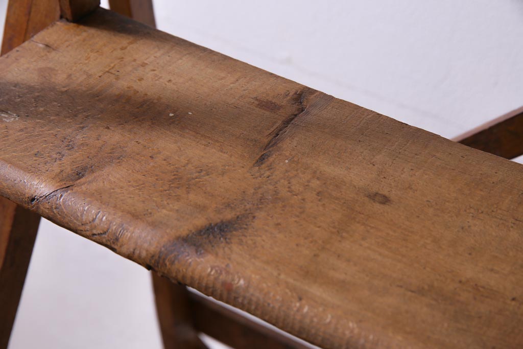 アンティーク雑貨　フランスアンティーク　インダストリアルなお部屋とも相性の良い木製のステップラダー(脚立)