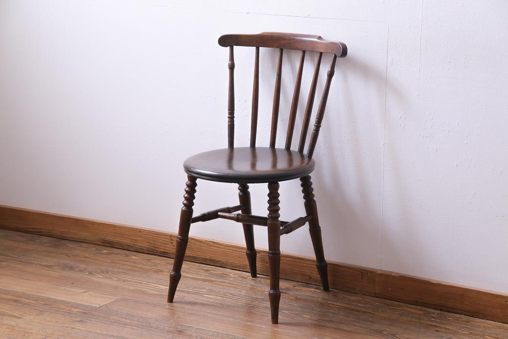 アンティーク家具　フランスアンティーク　ビーチ材　丸い座面が可愛らしいダイニングチェア(板座チェア)