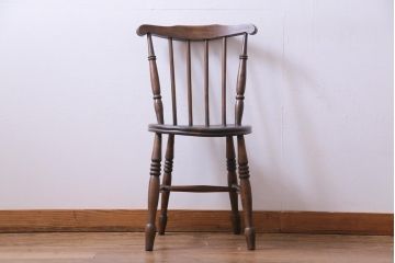 アンティーク家具　フランスアンティーク　ニレ材・ビーチ材　丸い座面が可愛らしいダイニングチェア(板座チェア)
