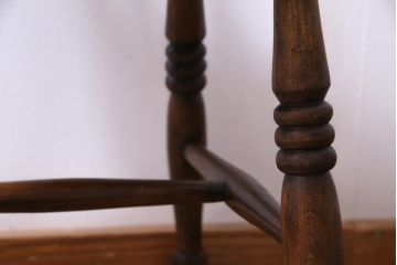 アンティーク家具　フランスアンティーク　ニレ材・ビーチ材　丸い座面が可愛らしいダイニングチェア(板座チェア)