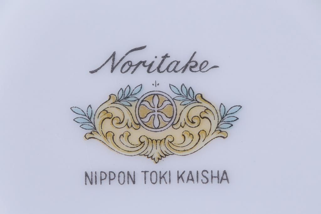 中古　ノリタケ(Noritake)　月桂樹-マルキ印　彩色ゆたかな上品なカップ&ソーサー2客セット(洋食器)