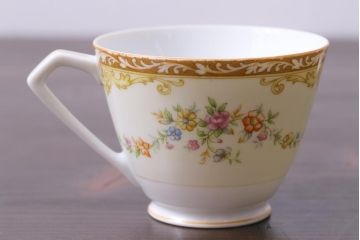 中古　ノリタケ(Noritake)　月桂樹-マルキ印　彩色ゆたかな上品なカップ&ソーサー2客セット(洋食器)(1)