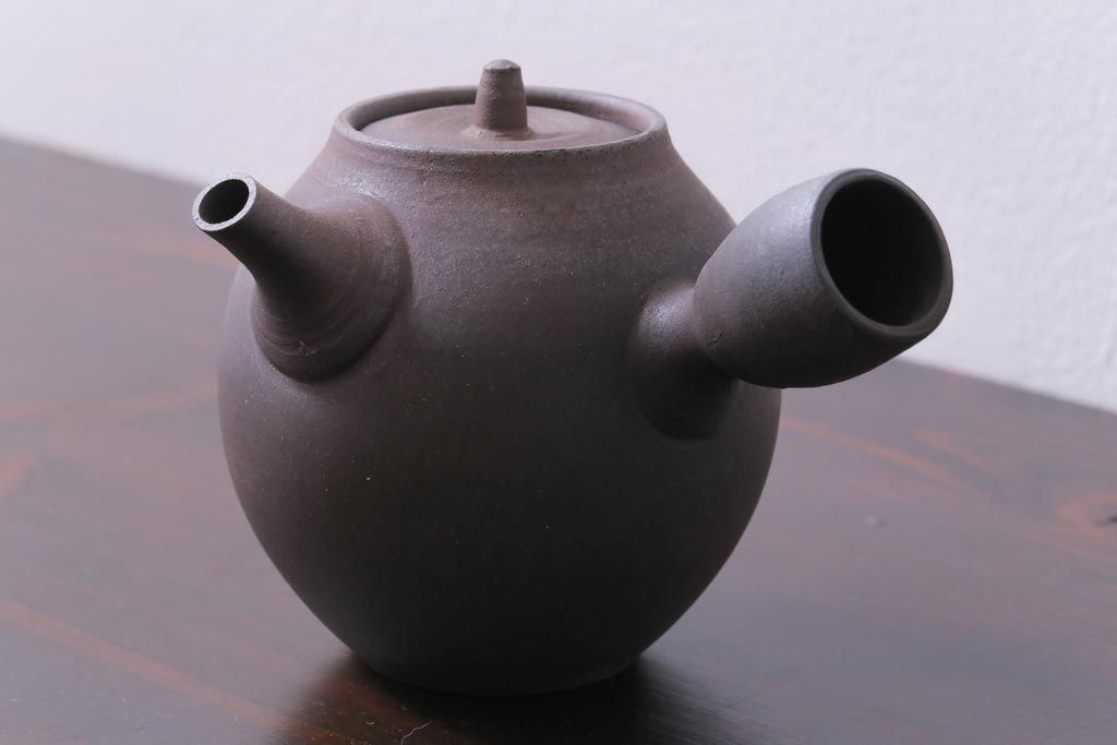 煎茶道具　笠間焼　黒田隆作　焼〆　横手急須　共箱　V　R9006 煎茶道具 笠間焼 黒田隆作 焼〆 横手急須 共箱 V R9006