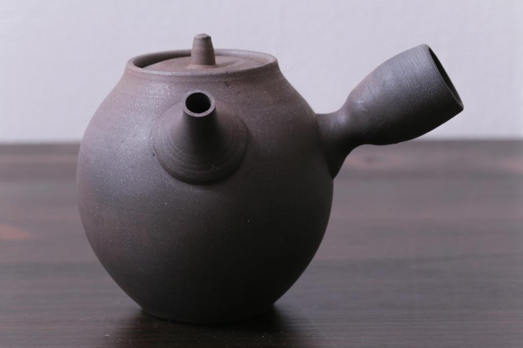 笠間焼 名工 黒田隆 作 特級 急須 焼締 横手 未使用(A455) 笠間焼 名工 黒田隆 作 特級 急須 焼締 横手 未使用(A455)