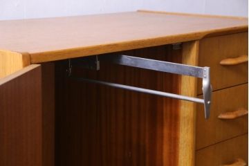 ヴィンテージ家具　北欧ビンテージ　G-PLAN(ジープラン)　ハンガー掛け付きワードローブ(収納棚、キャビネット)