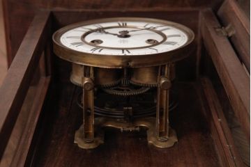 アンティーク雑貨　明治期　JUNGHANS(ユンハンス)社　国産箱　黒柿材　優美さと気品あふれる振り子時計(柱時計、掛け時計)