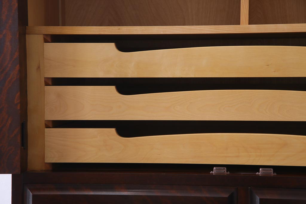 中古　北海道民芸家具　たっぷり収納できる衣装盆付きチェスト(和タンス、引き出し、着物箪笥)