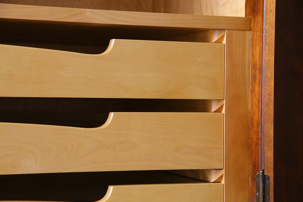 中古　北海道民芸家具　たっぷり収納できる衣装盆付きチェスト(和タンス、引き出し、着物箪笥)