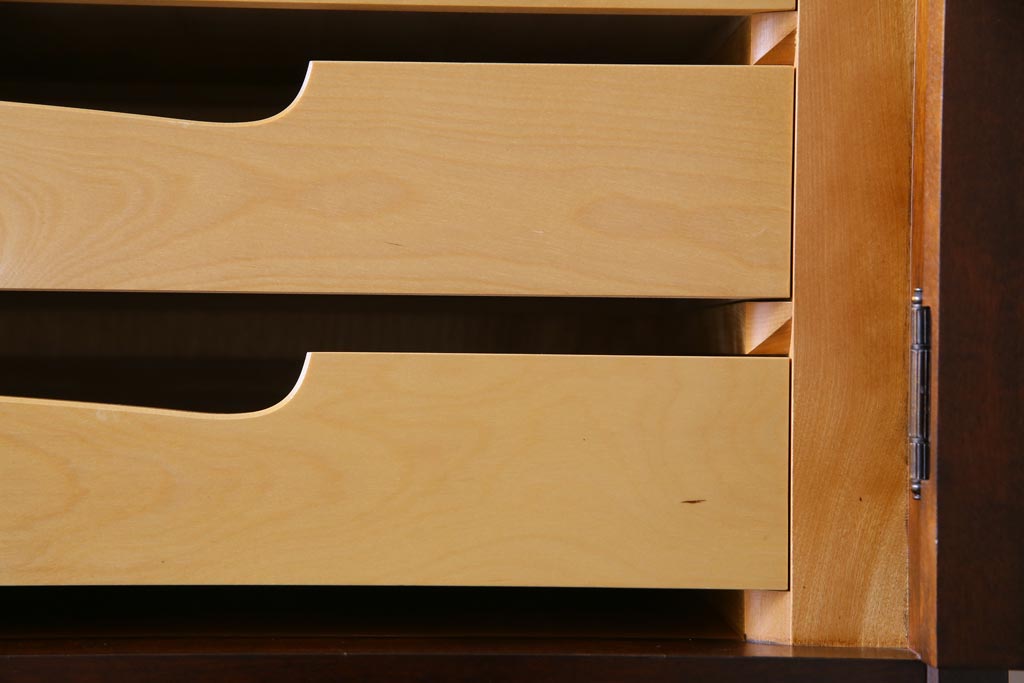 中古　北海道民芸家具　たっぷり収納できる衣装盆付きチェスト(和タンス、引き出し、着物箪笥)