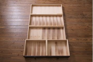 中古　北海道民芸家具　たっぷり収納できる衣装盆付きチェスト(和タンス、引き出し、着物箪笥)