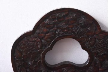 中古　伝統工芸　軽井沢彫り　意匠を凝らした美しいダイニングチェア