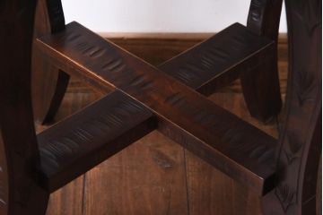 中古　伝統工芸　軽井沢彫り　意匠を凝らした美しいダイニングチェア