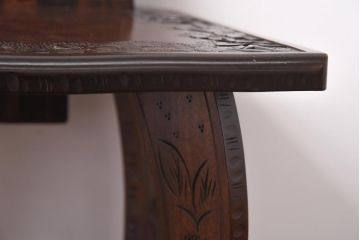 中古　伝統工芸　軽井沢彫り　意匠を凝らした美しいダイニングチェア(2)