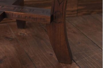 中古　伝統工芸　軽井沢彫り　意匠を凝らした美しいダイニングチェア(2)