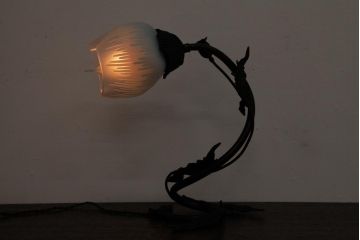 フランスアンティーク　DAUM NANCY(ドーム・ナンシー、ドーム兄弟)　花の形のテーブルランプ(スタンドライト、卓上照明、デスクランプ)