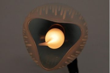 フランスアンティーク　DAUM NANCY(ドーム・ナンシー、ドーム兄弟)　花の形のテーブルランプ(スタンドライト、卓上照明、デスクランプ)