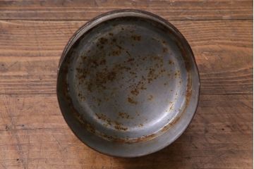 アンティーク雑貨　昭和レトロ　錆びついた質感が味わい深いミルク缶(牛乳缶、ディスプレイ)