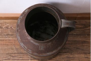 アンティーク雑貨　昭和レトロ　錆びついた質感が味わい深いミルク缶(牛乳缶、ディスプレイ)