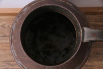 アンティーク雑貨　昭和レトロ　錆びついた質感が味わい深いミルク缶(牛乳缶、ディスプレイ)