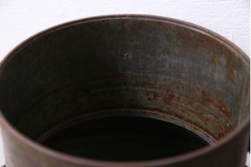アンティーク雑貨　昭和レトロ　錆びついた質感が味わい深いミルク缶(牛乳缶、ディスプレイ)