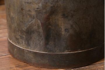アンティーク雑貨　昭和レトロ　錆びついた質感が味わい深いミルク缶(牛乳缶、ディスプレイ)