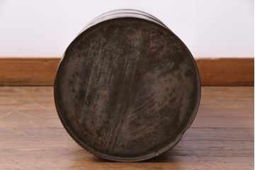 アンティーク雑貨　昭和レトロ　錆びついた質感が味わい深いミルク缶(牛乳缶、ディスプレイ)