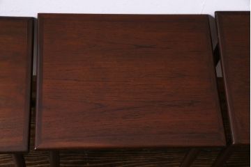 ビンテージ　北欧家具　デンマーク　チーク材　すっきりとしたデザインが取り入れやすいネストテーブル(サイドテーブル)