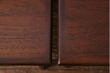 ビンテージ　北欧家具　デンマーク　チーク材　すっきりとしたデザインが取り入れやすいネストテーブル(サイドテーブル)