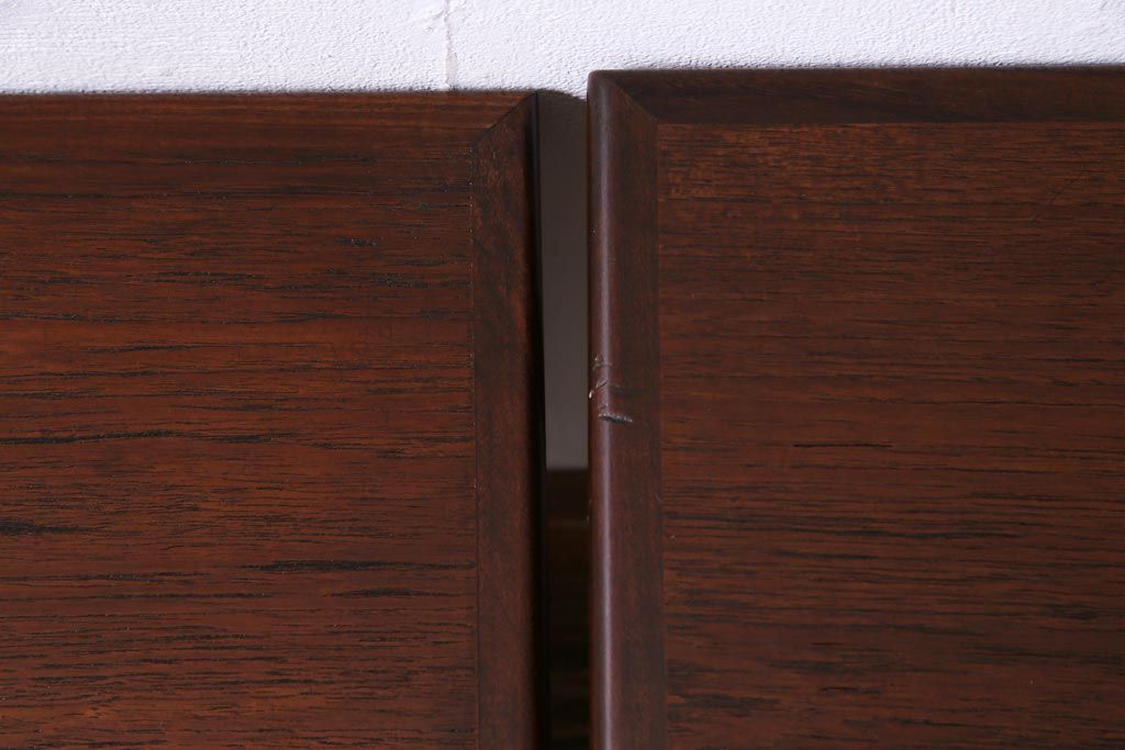 ビンテージ　北欧家具　デンマーク　チーク材　すっきりとしたデザインが取り入れやすいネストテーブル(サイドテーブル)