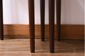 ビンテージ　北欧家具　デンマーク　チーク材　すっきりとしたデザインが取り入れやすいネストテーブル(サイドテーブル)