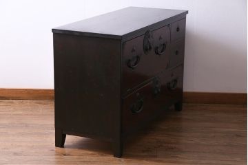 ラフジュ工房オリジナル　リメイク家具　鶴亀松の縁起物の金具が目を引く箪笥リビングボード(二本松箪笥、テレビボード、チェスト)