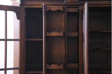 中古美品　イギリス輸入家具　特大サイズ!　オーク材　クラシカルな組み立て式キャビネット(収納棚、食器棚)(定価約140万円)