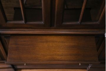 中古美品　イギリス輸入家具　特大サイズ!　オーク材　クラシカルな組み立て式キャビネット(収納棚、食器棚)(定価約140万円)