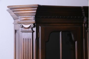 中古美品　イギリス輸入家具　特大サイズ!　オーク材　クラシカルな組み立て式キャビネット(収納棚、食器棚)(定価約140万円)