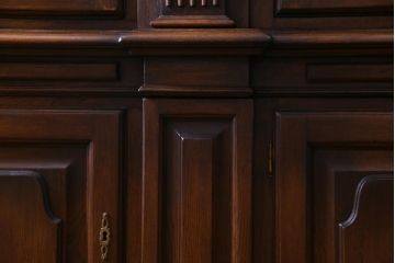 中古美品　イギリス輸入家具　特大サイズ!　オーク材　クラシカルな組み立て式キャビネット(収納棚、食器棚)(定価約140万円)