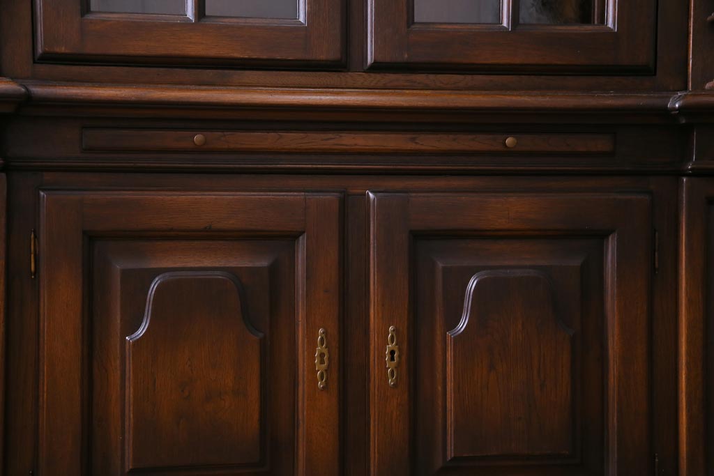 中古美品　イギリス輸入家具　特大サイズ!　オーク材　クラシカルな組み立て式キャビネット(収納棚、食器棚)(定価約140万円)