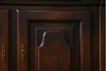 中古美品　イギリス輸入家具　特大サイズ!　オーク材　クラシカルな組み立て式キャビネット(収納棚、食器棚)(定価約140万円)