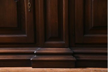 中古美品　イギリス輸入家具　特大サイズ!　オーク材　クラシカルな組み立て式キャビネット(収納棚、食器棚)(定価約140万円)