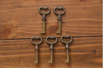 中古美品　イギリス輸入家具　特大サイズ!　オーク材　クラシカルな組み立て式キャビネット(収納棚、食器棚)(定価約140万円)