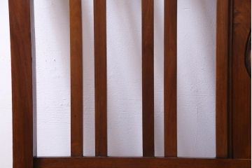 アンティーク家具　イギリスアンティーク　マホガニー材　気品漂うデザインのベッドフレーム