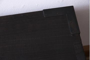 アンティーク家具　和製アンティーク　総桐材　浮造り仕上げ　渋さが漂う刀箪笥ローボード・2段(チェスト、和タンス、桐箪笥、桐たんす)