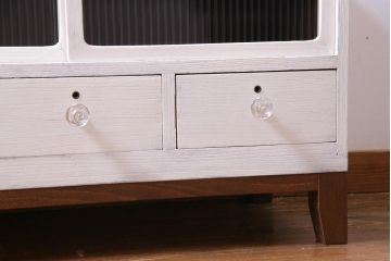 ペイント家具　リメイク　丸みのあるレトロな脚付きローボード(収納棚、戸棚)