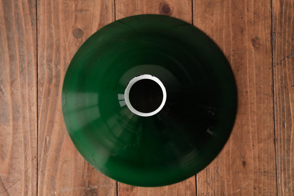 レトロ　戦前　ビビットなグリーンが目を引くペンダントライト(電笠、シェード、天井照明)