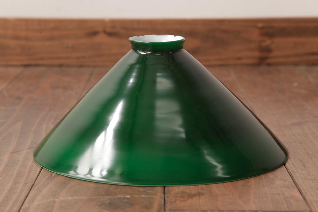 レトロ　戦前　ビビットなグリーンが目を引くペンダントライト(電笠、シェード、天井照明)